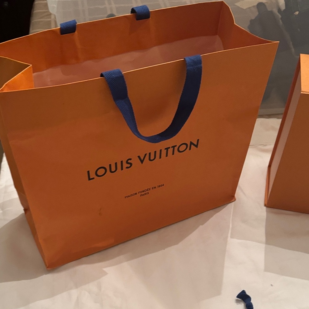 Louis Vuitton Monogram Black and White Sandals - Picture 4 of 13